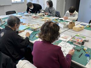 本の修理の様子